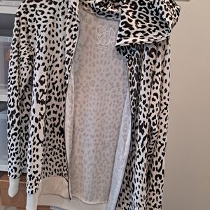 Chaser black and white xheetah print hooded cardigan size M